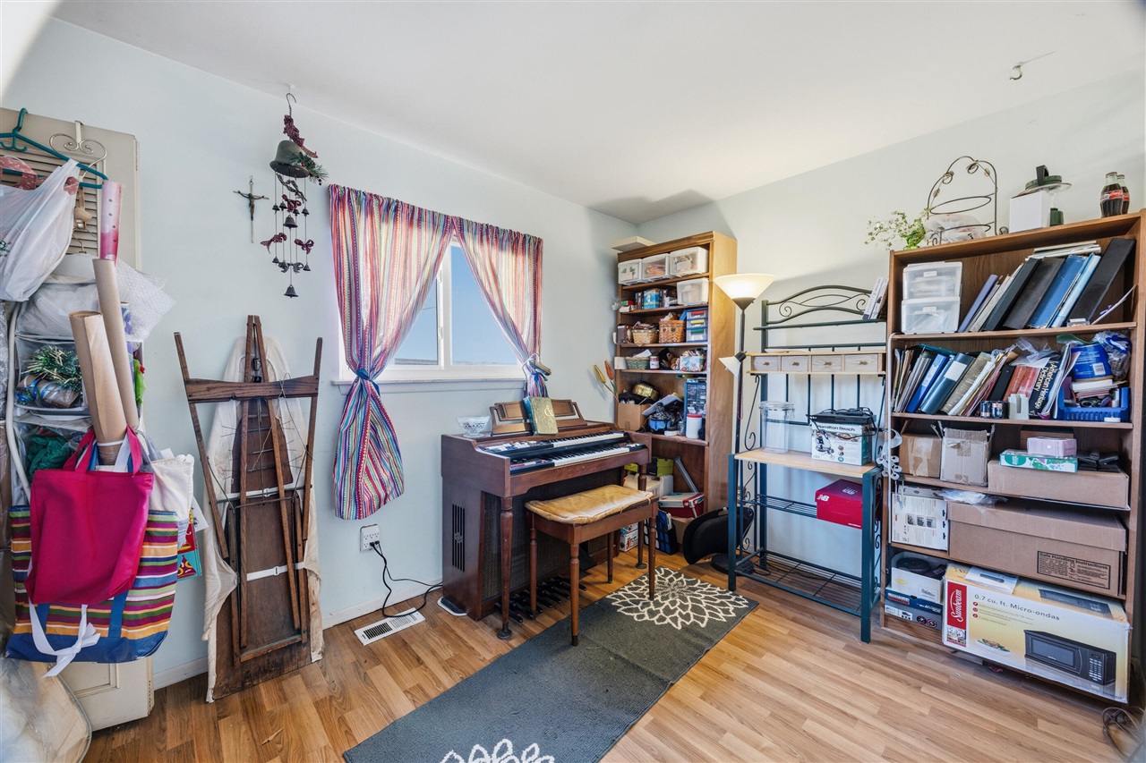 11002 Buchanan Street, Van Buren Twp, MI, 48111