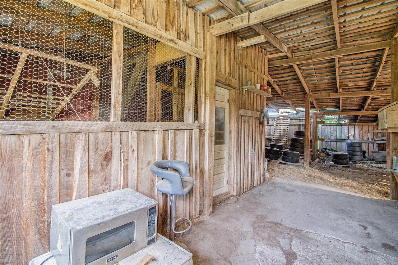 7350 Sanford Road photo 25