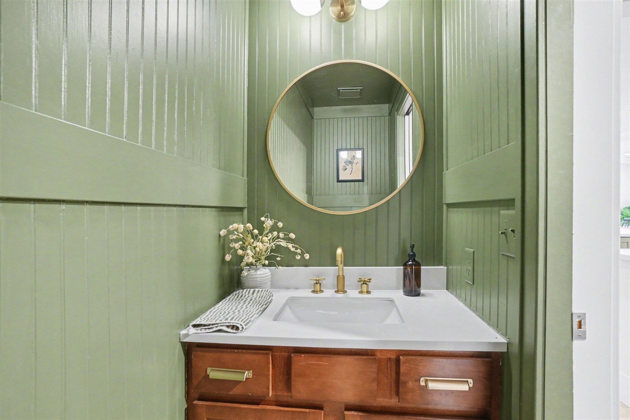 687 Lugers Road, Holland, MI, 49423-6846