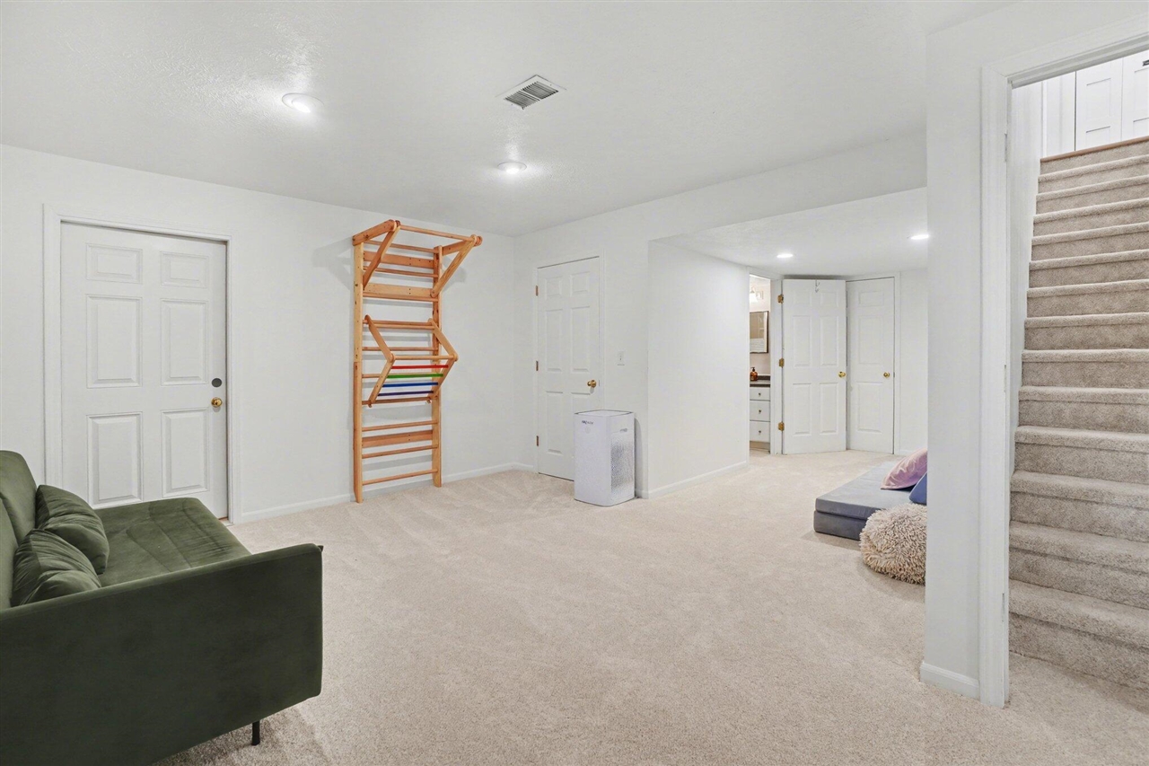 687 Lugers Road, Holland, MI, 49423-6846