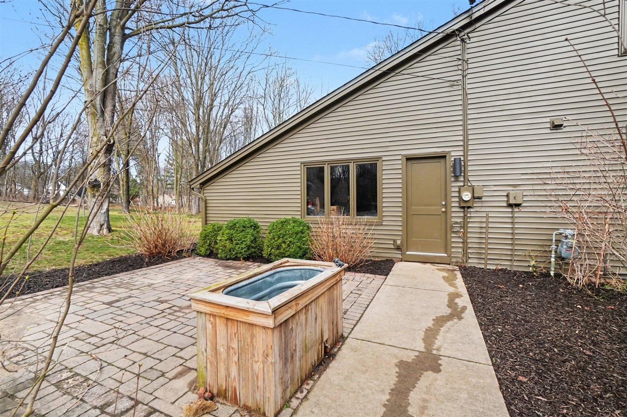 687 Lugers Road, Holland, MI, 49423-6846