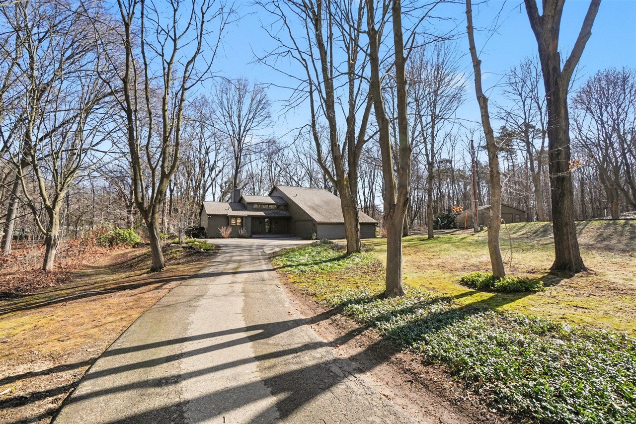 687 Lugers Road, Holland, MI, 49423-6846