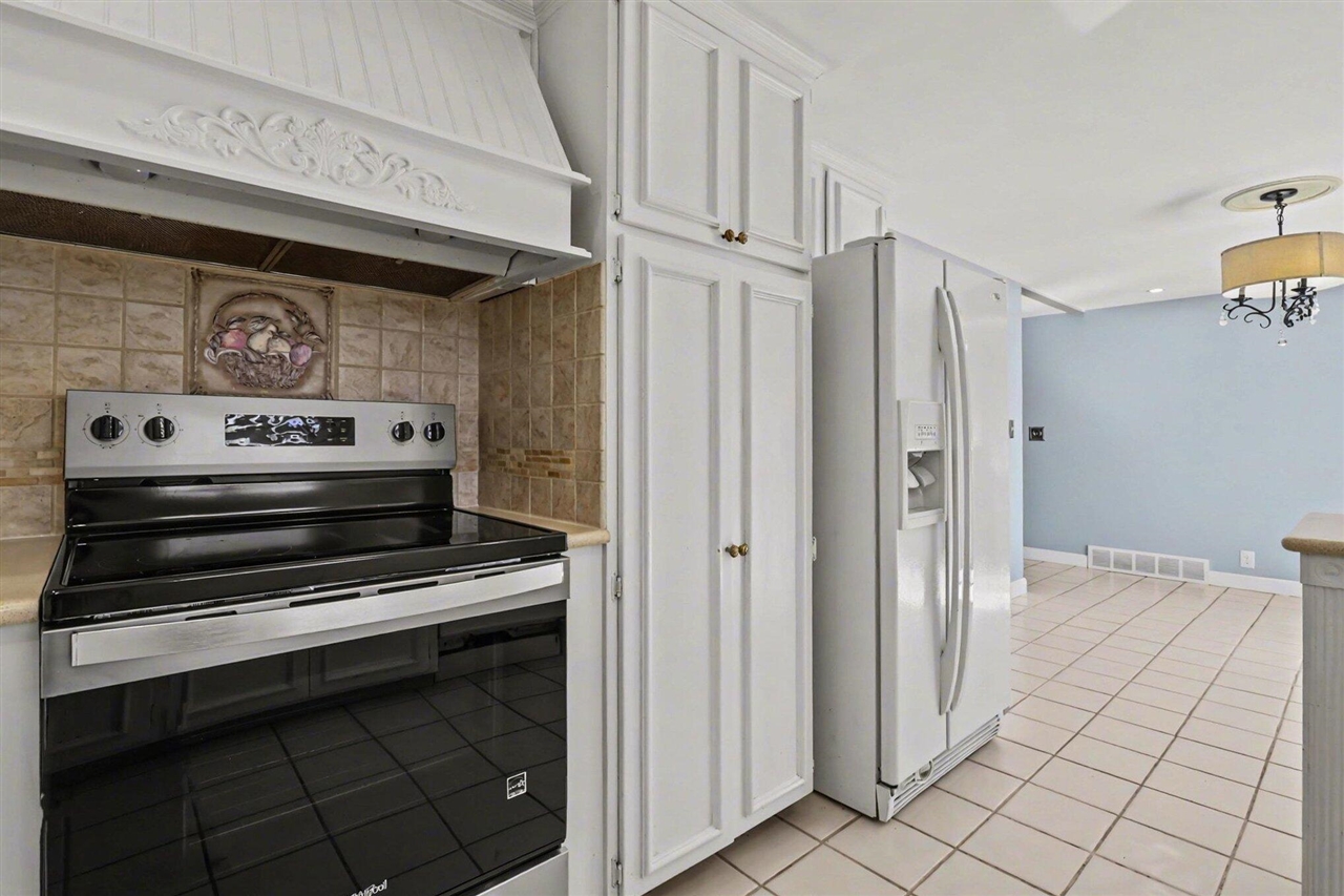 244 Downey Drive, Benton Harbor, MI, 49022-6824