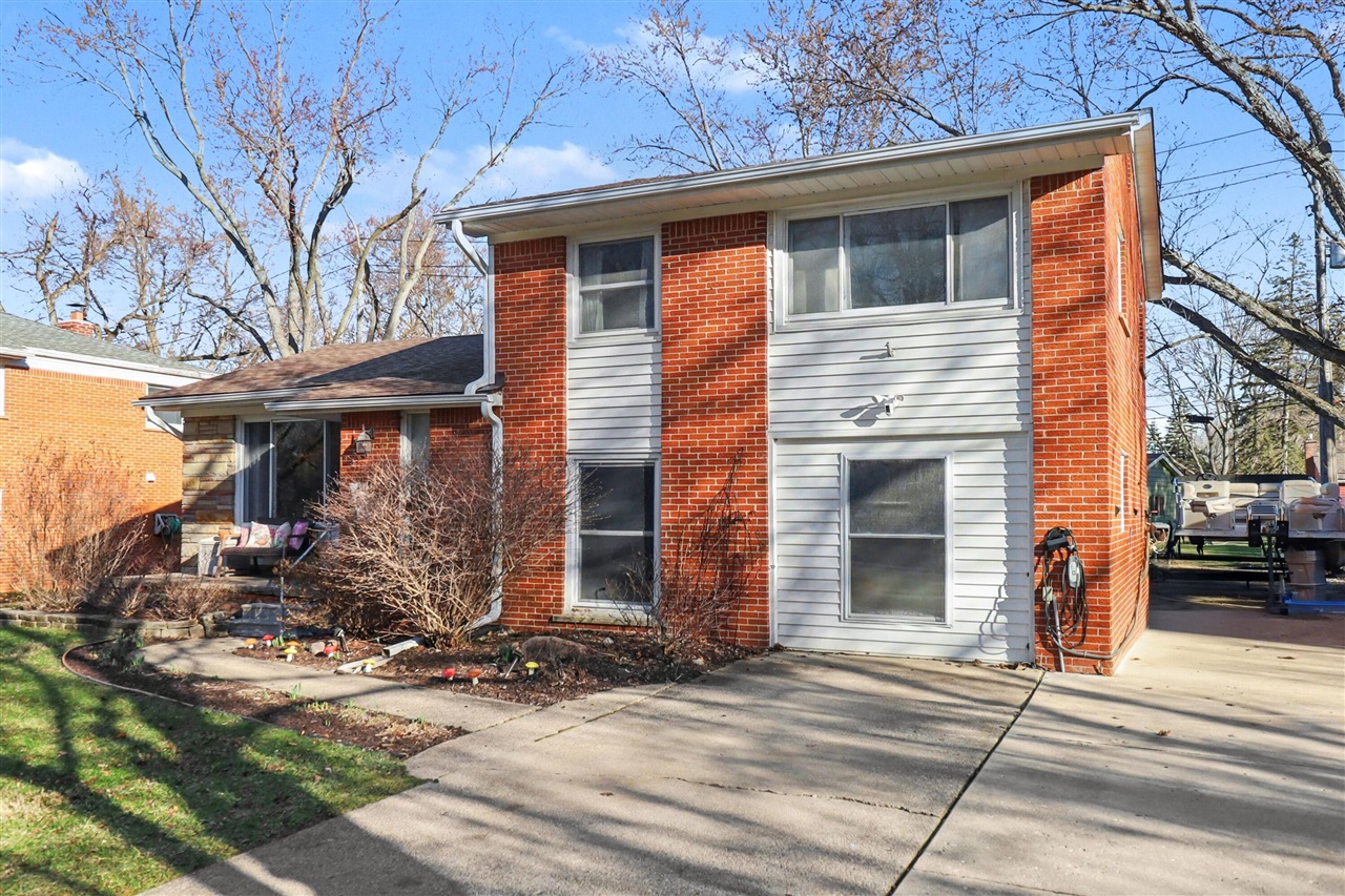 267 Willis Road, Saline, MI, 48176-1596