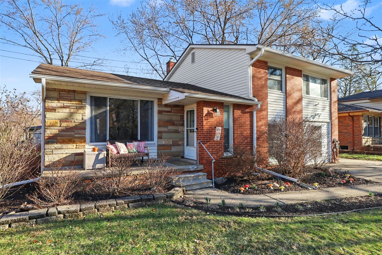 267 Willis Road, Saline, MI, 48176-1596