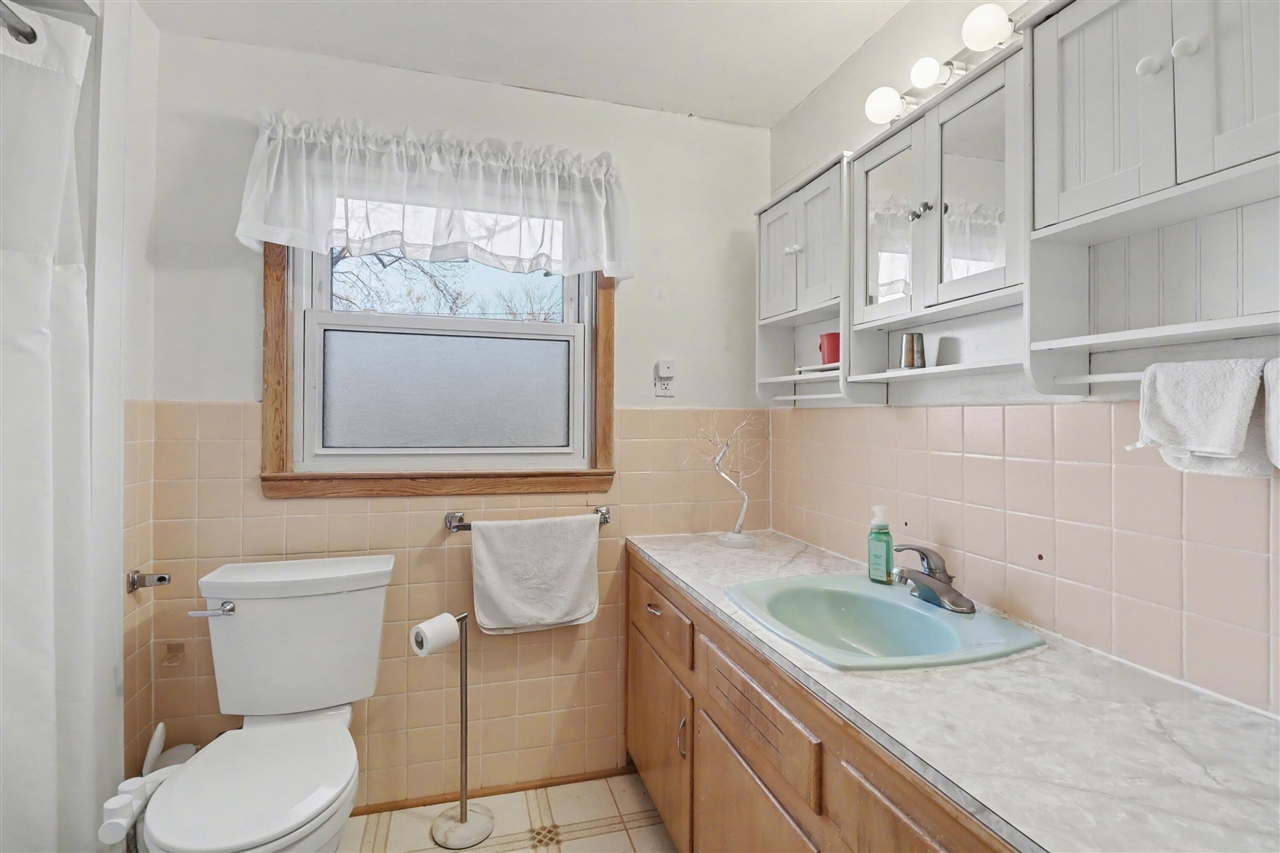 267 Willis Road, Saline, MI, 48176-1596