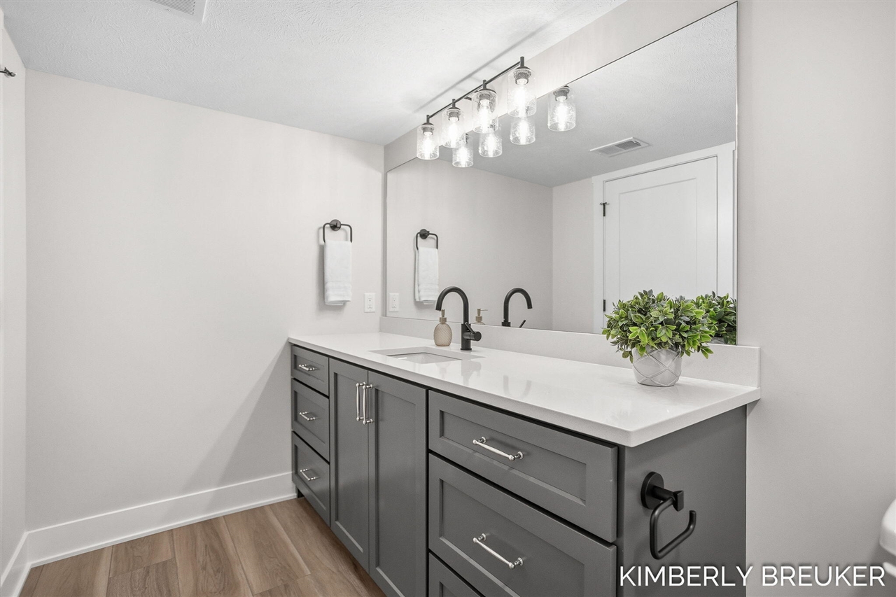 11923 Everett Avenue, Allendale, MI, 49401-7448