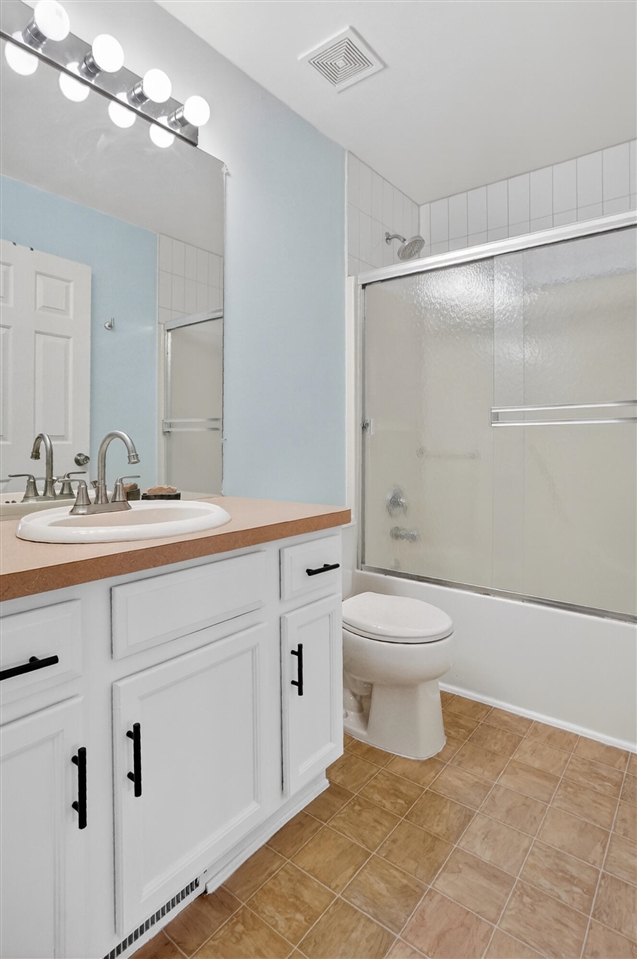 518 Dockside Circle, Holly, MI, 48442-2025