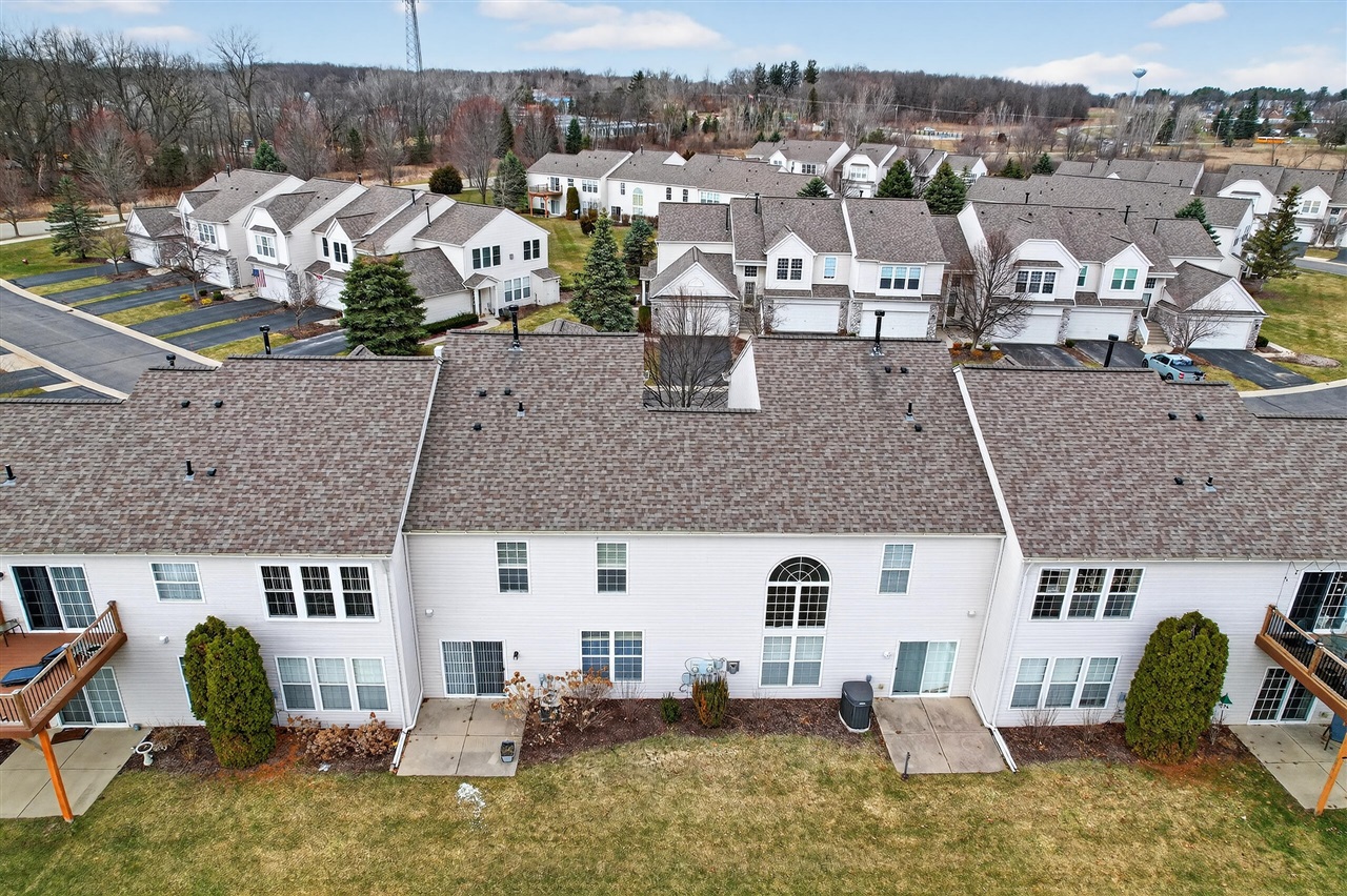 518 Dockside Circle, Holly, MI, 48442-2025