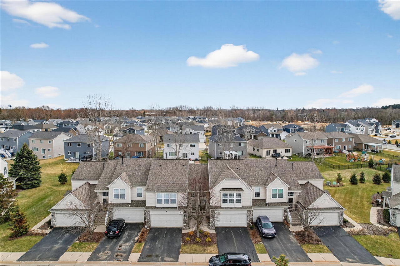 518 Dockside Circle, Holly, MI, 48442-2025