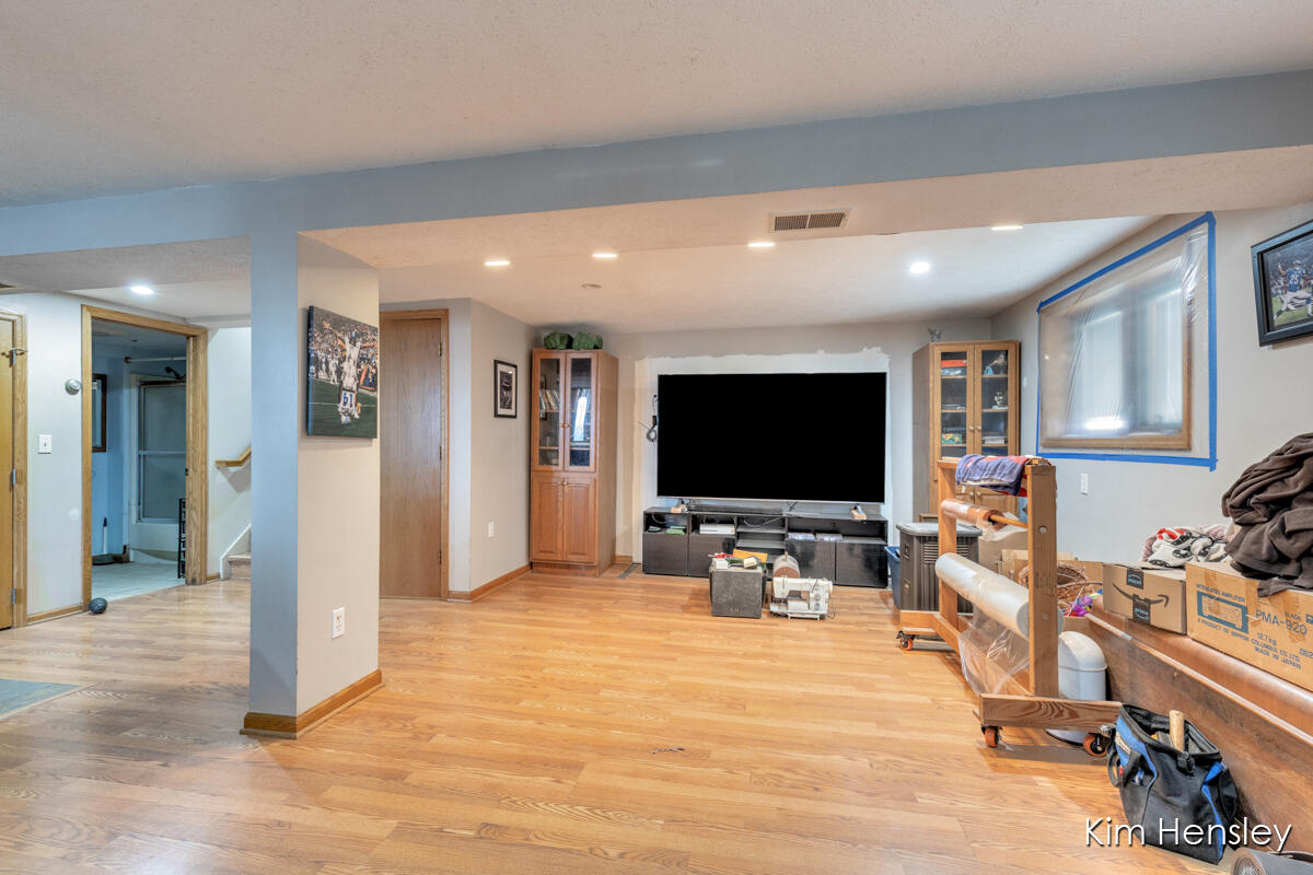 14280 Edgerton Avenue, Cedar Springs, MI, 49319-9441