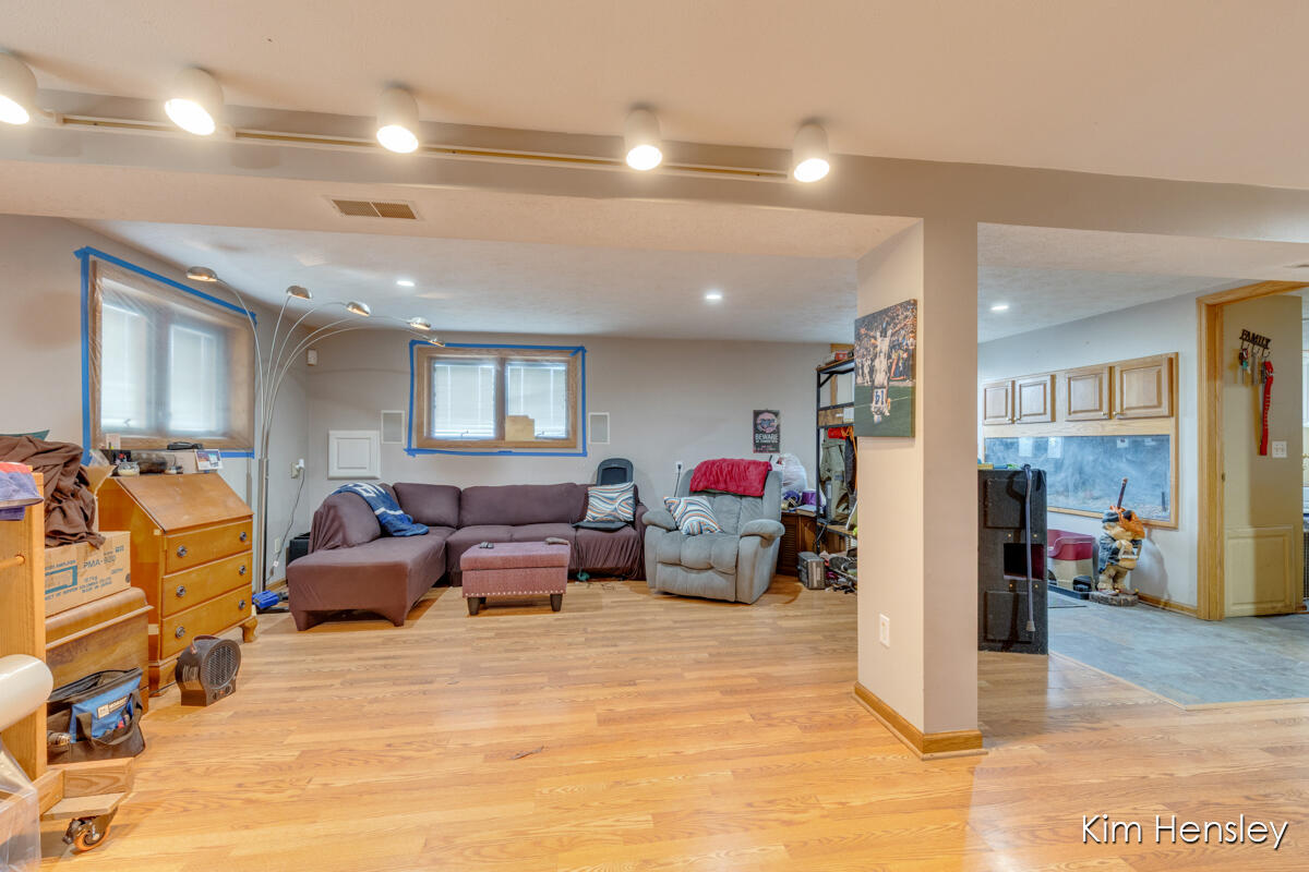 14280 Edgerton Avenue, Cedar Springs, MI, 49319-9441