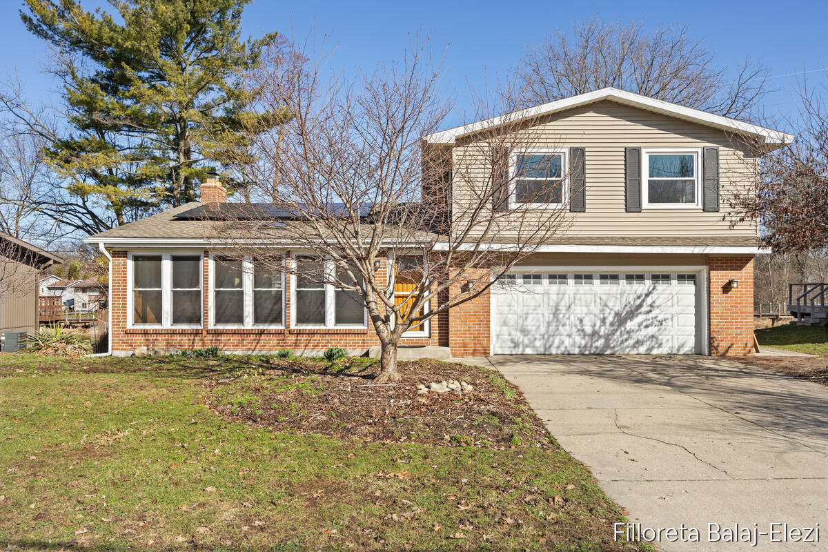 5023 Creekview Drive, Grand Rapids, MI, 49508-4944