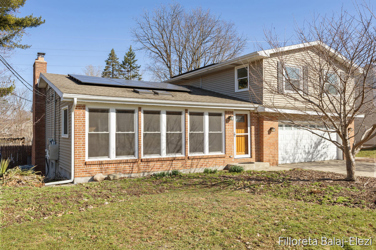 5023 Creekview Drive, Grand Rapids, MI, 49508-4944