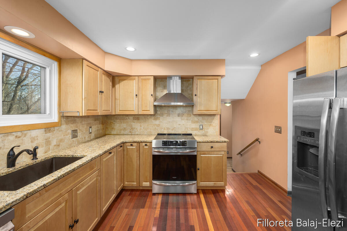 5023 Creekview Drive, Grand Rapids, MI, 49508-4944