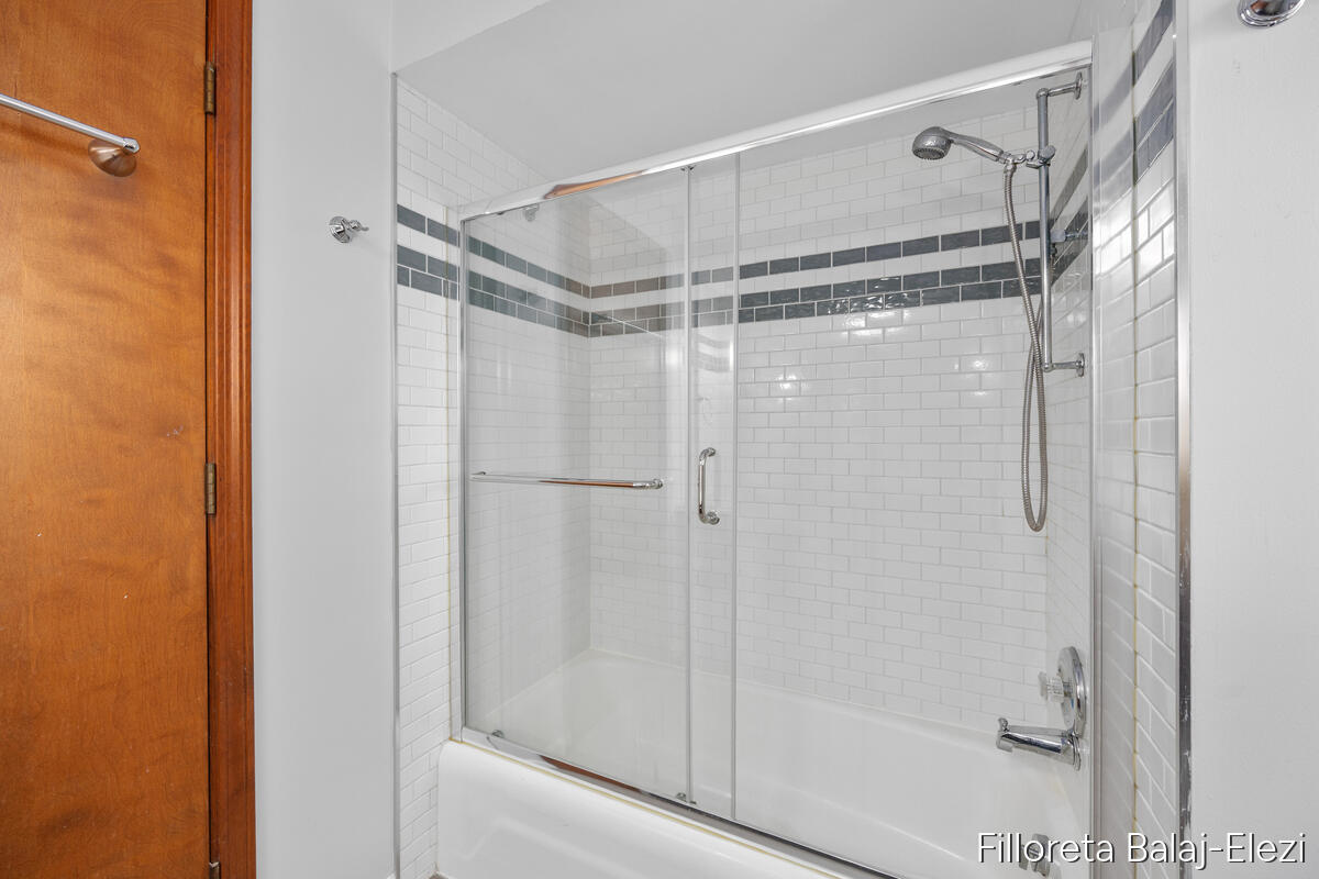 5023 Creekview Drive, Grand Rapids, MI, 49508-4944