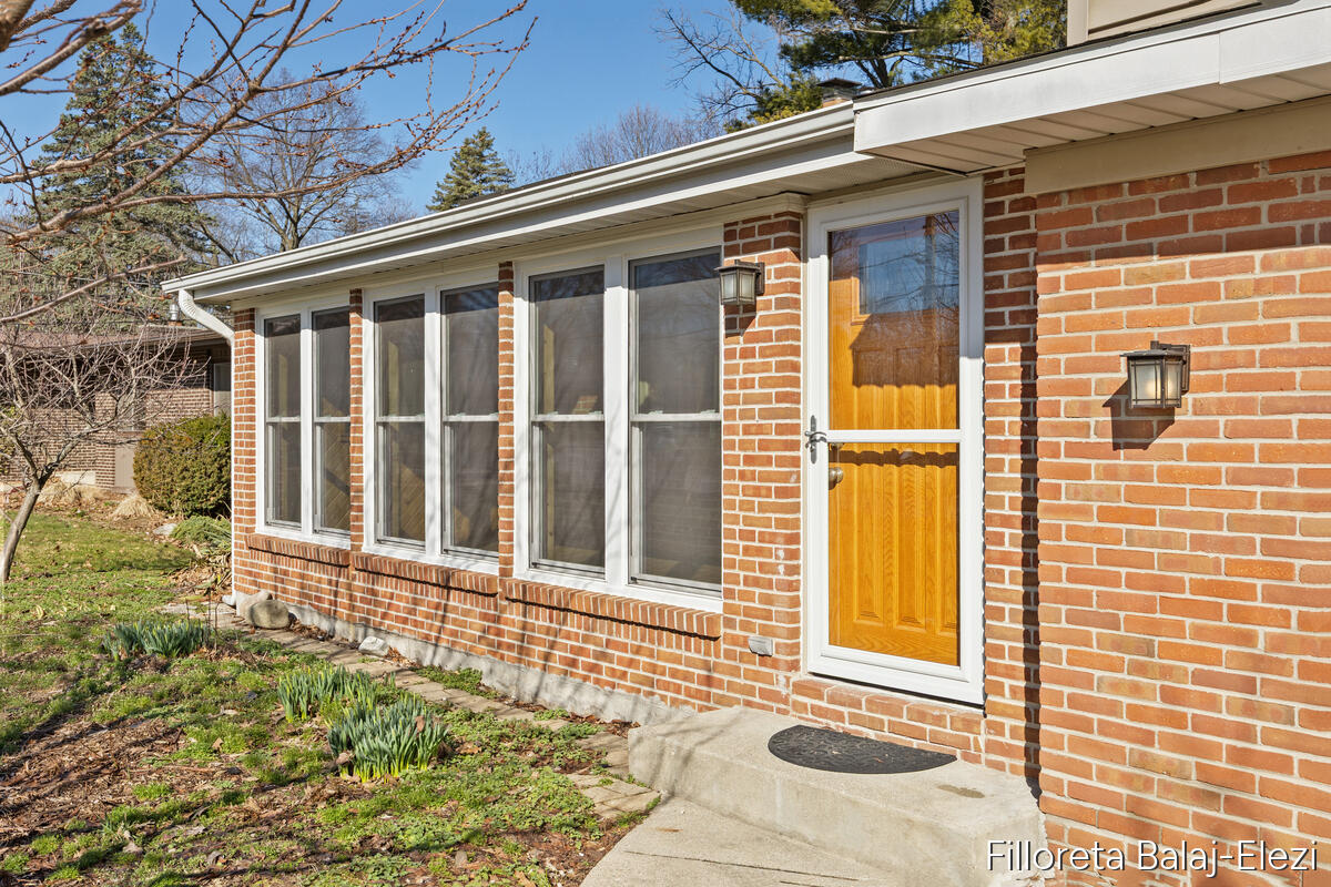 5023 Creekview Drive, Grand Rapids, MI, 49508-4944