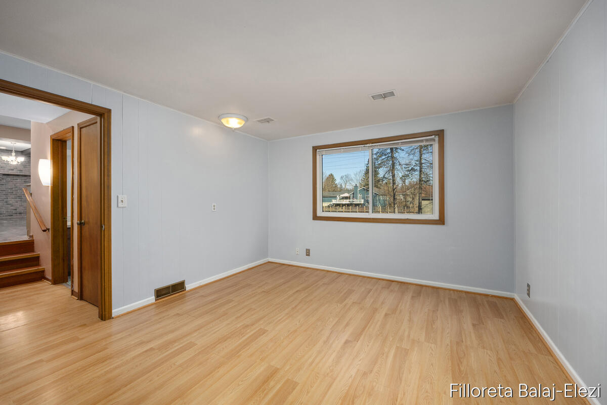 5023 Creekview Drive, Grand Rapids, MI, 49508-4944