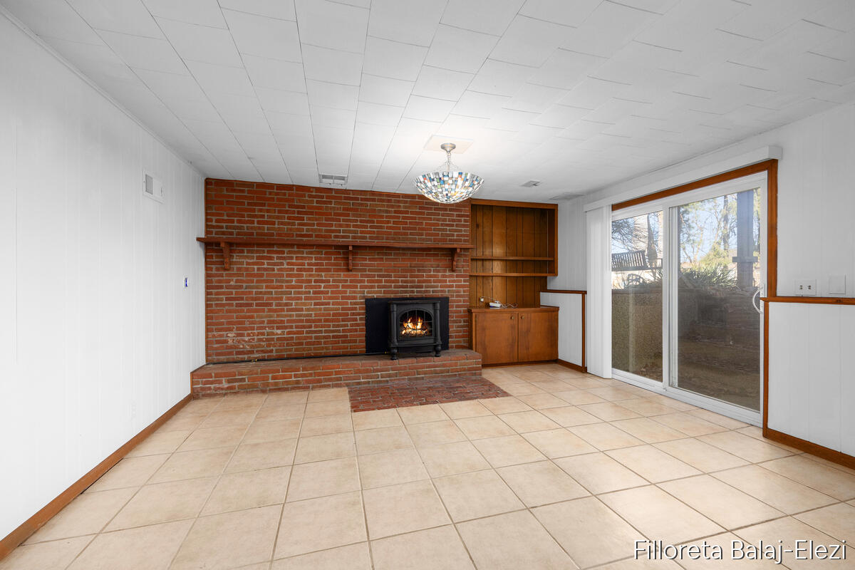 5023 Creekview Drive, Grand Rapids, MI, 49508-4944