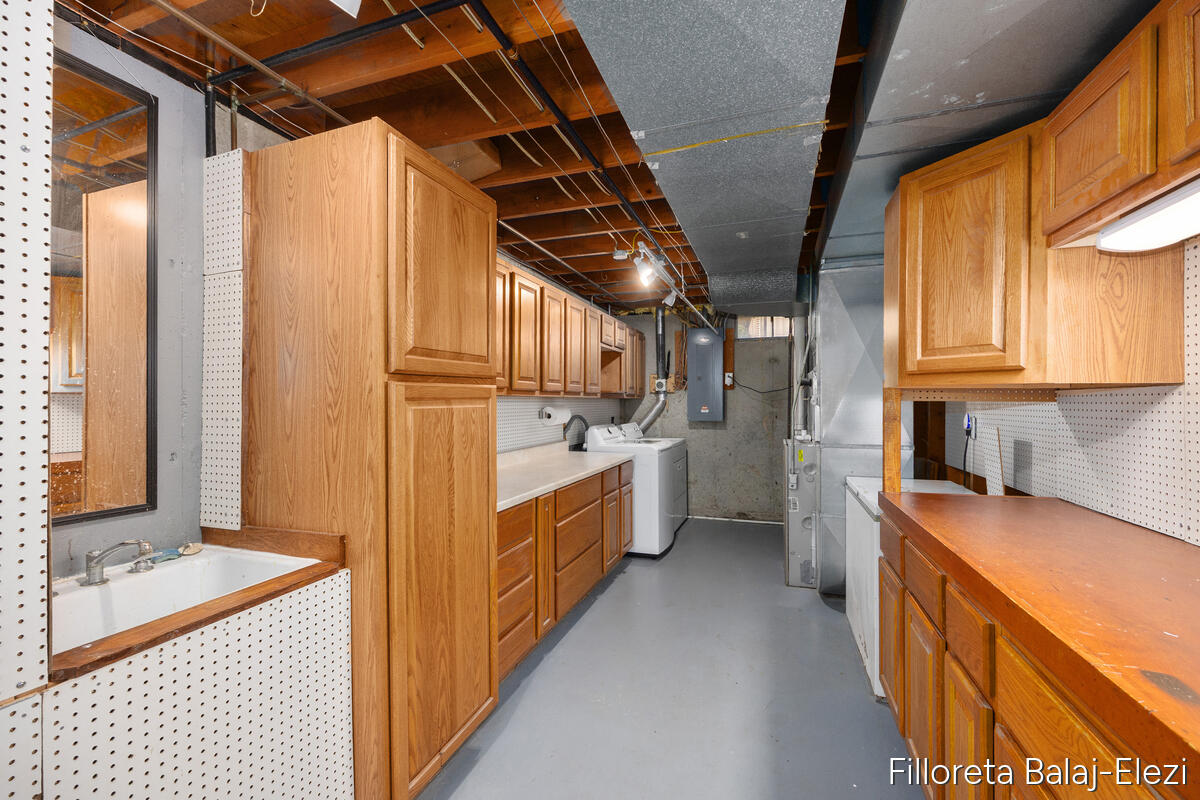 5023 Creekview Drive, Grand Rapids, MI, 49508-4944