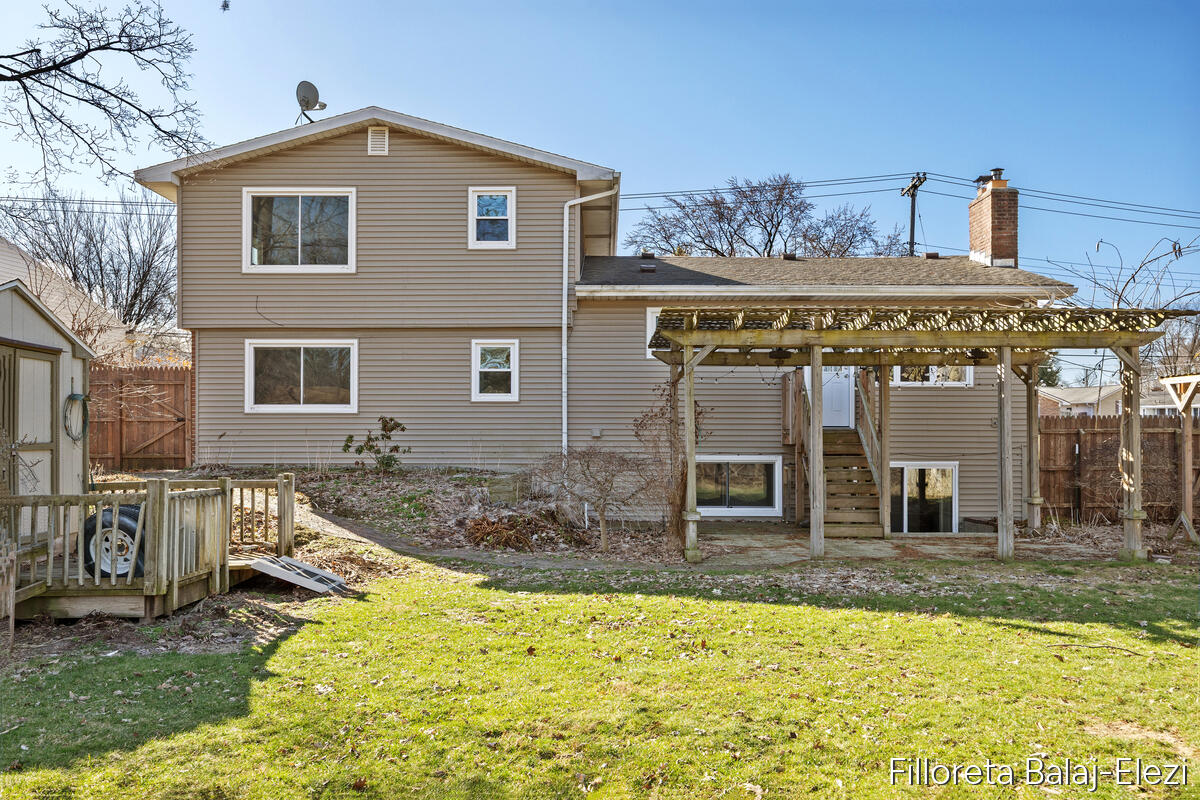 5023 Creekview Drive, Grand Rapids, MI, 49508-4944