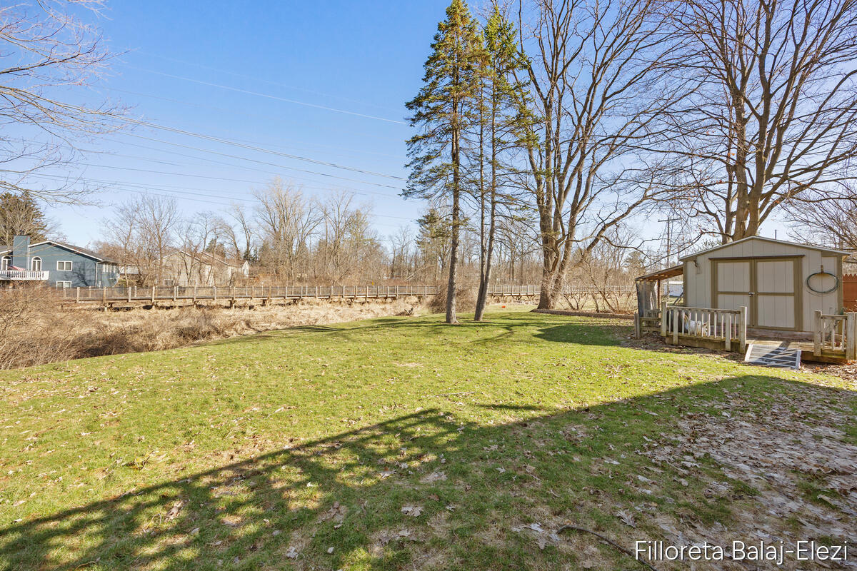 5023 Creekview Drive, Grand Rapids, MI, 49508-4944