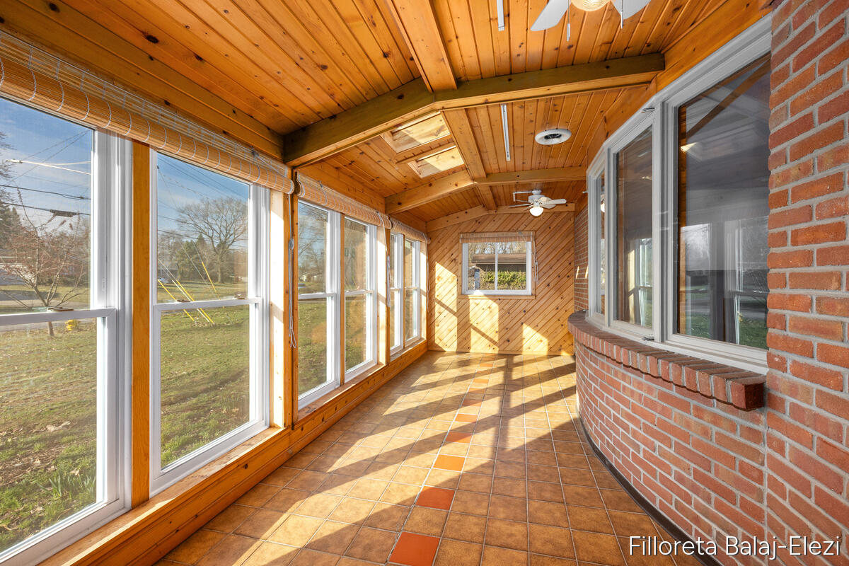 5023 Creekview Drive, Grand Rapids, MI, 49508-4944