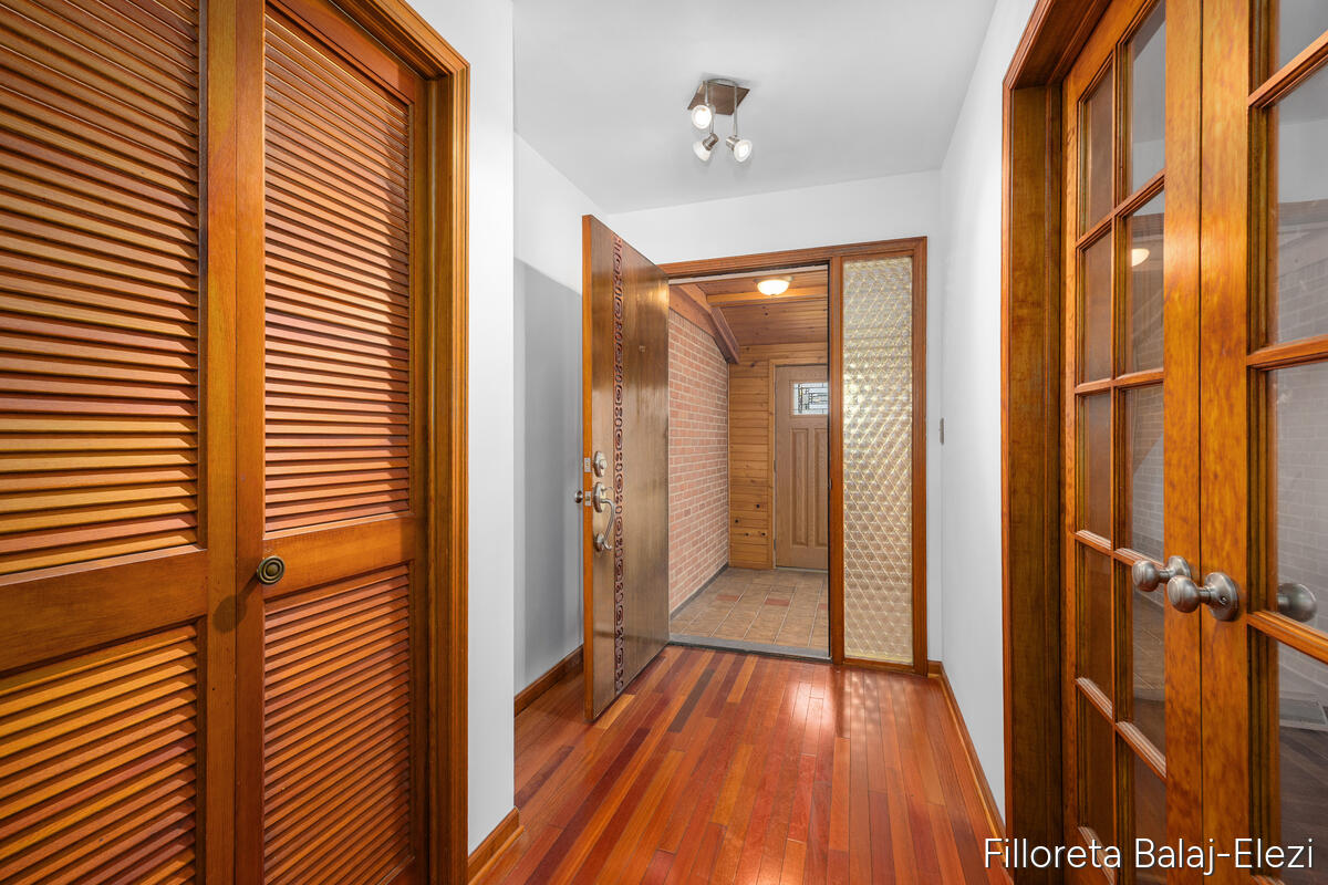 5023 Creekview Drive, Grand Rapids, MI, 49508-4944