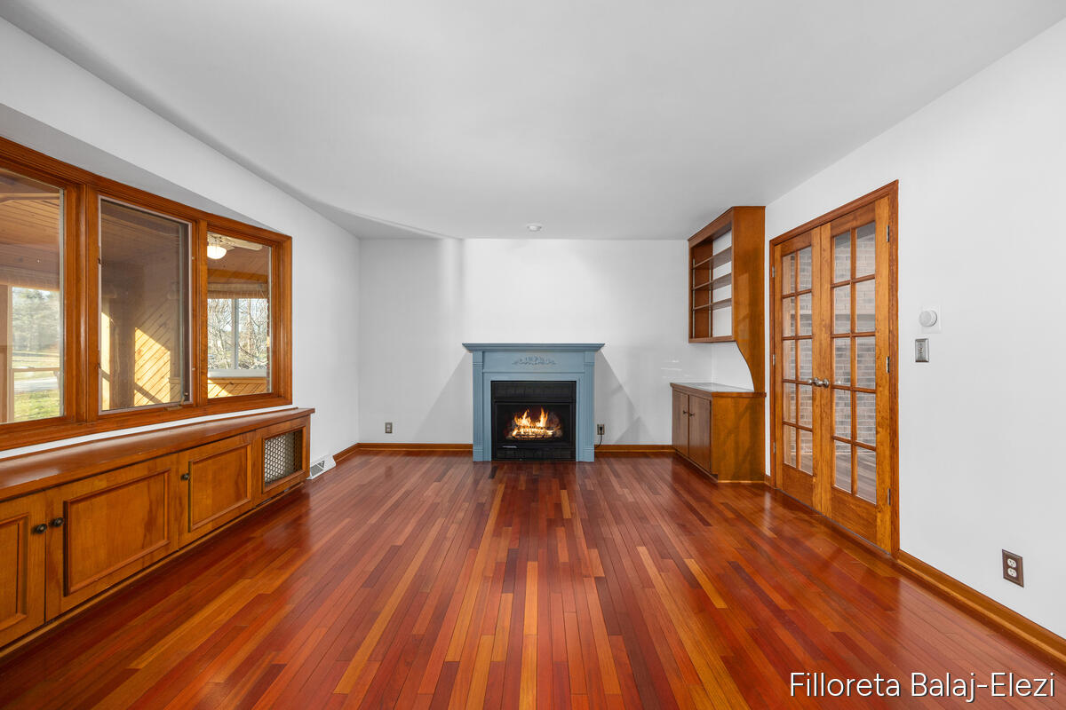 5023 Creekview Drive, Grand Rapids, MI, 49508-4944