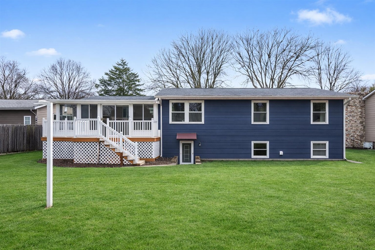 320 S Sunset Street, Plainwell, MI, 49080-1569