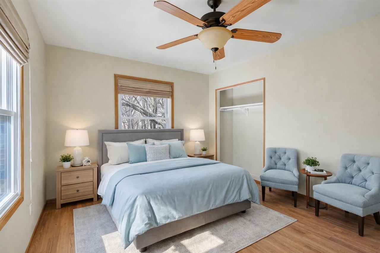 320 S Sunset Street, Plainwell, MI, 49080-1569