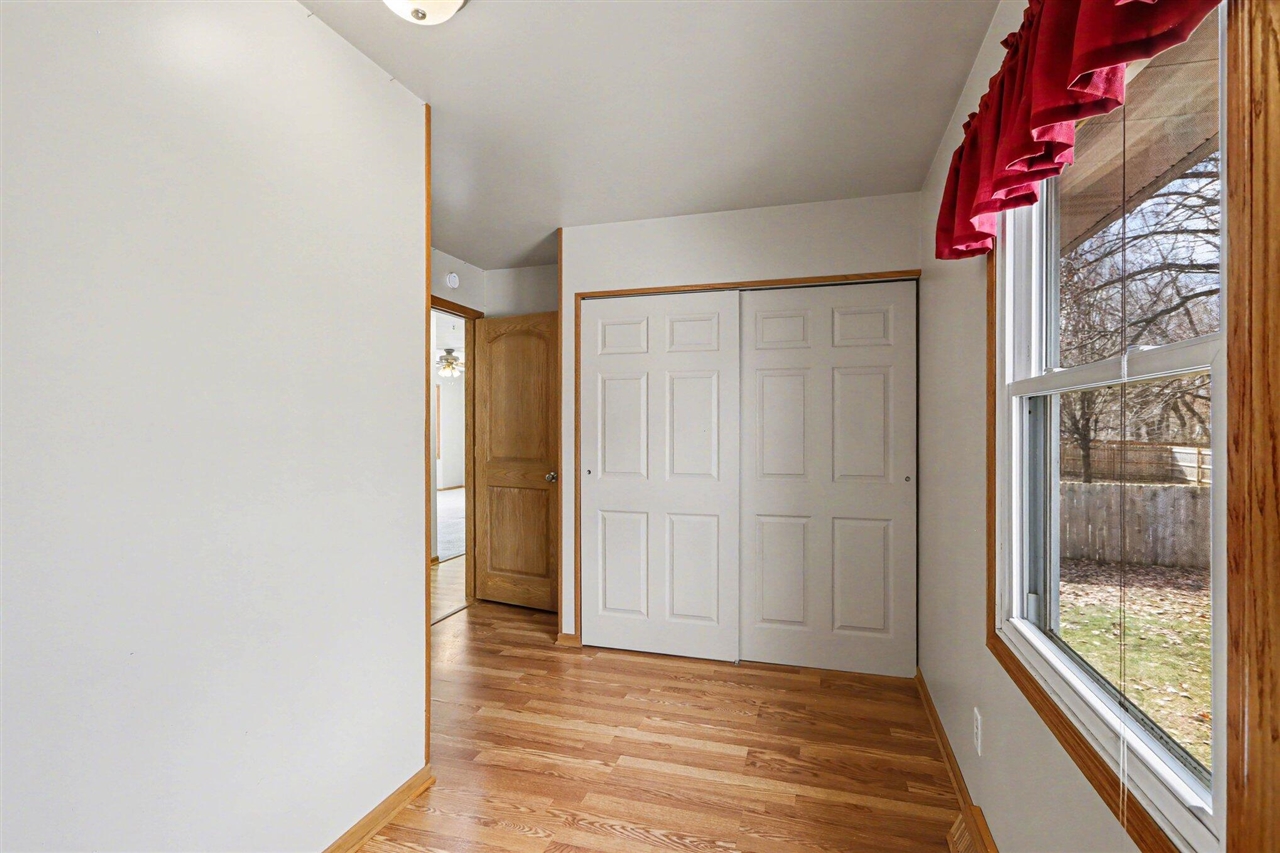 320 S Sunset Street, Plainwell, MI, 49080-1569