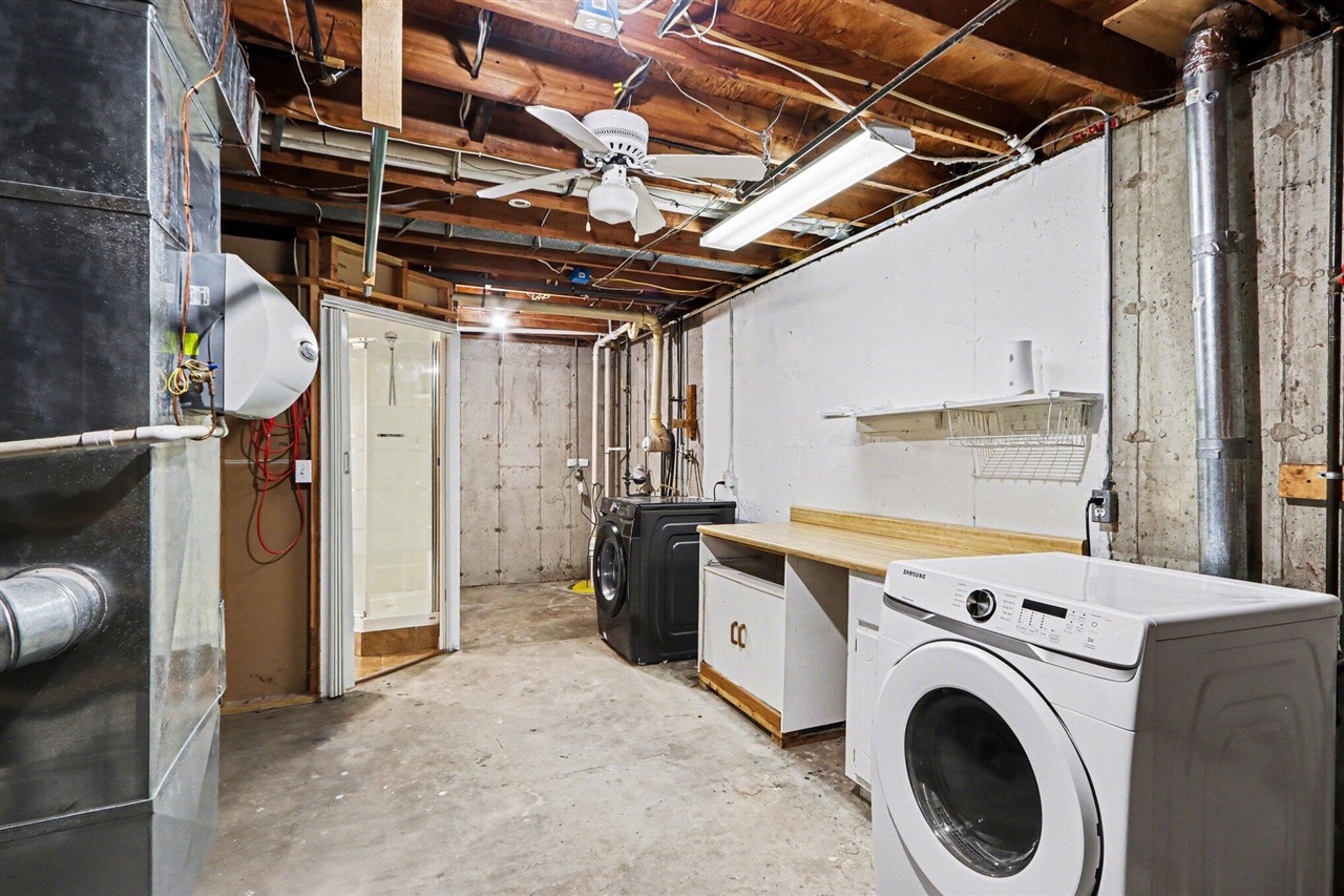 320 S Sunset Street, Plainwell, MI, 49080-1569