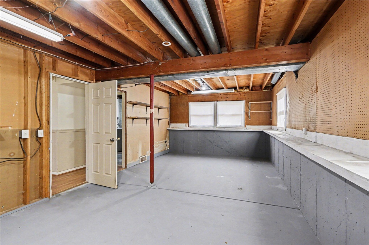 320 S Sunset Street, Plainwell, MI, 49080-1569