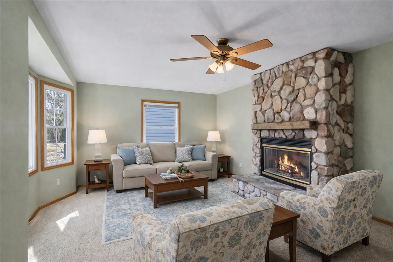 320 S Sunset Street, Plainwell, MI, 49080-1569