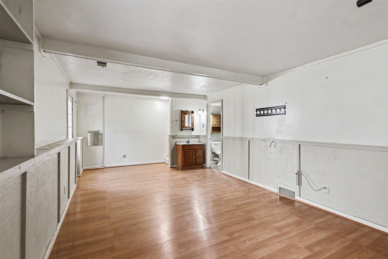 320 S Sunset Street, Plainwell, MI, 49080-1569