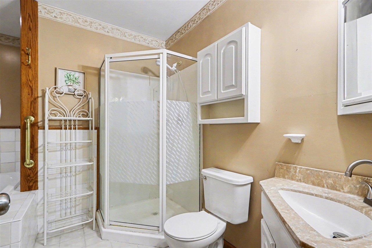 320 S Sunset Street, Plainwell, MI, 49080-1569