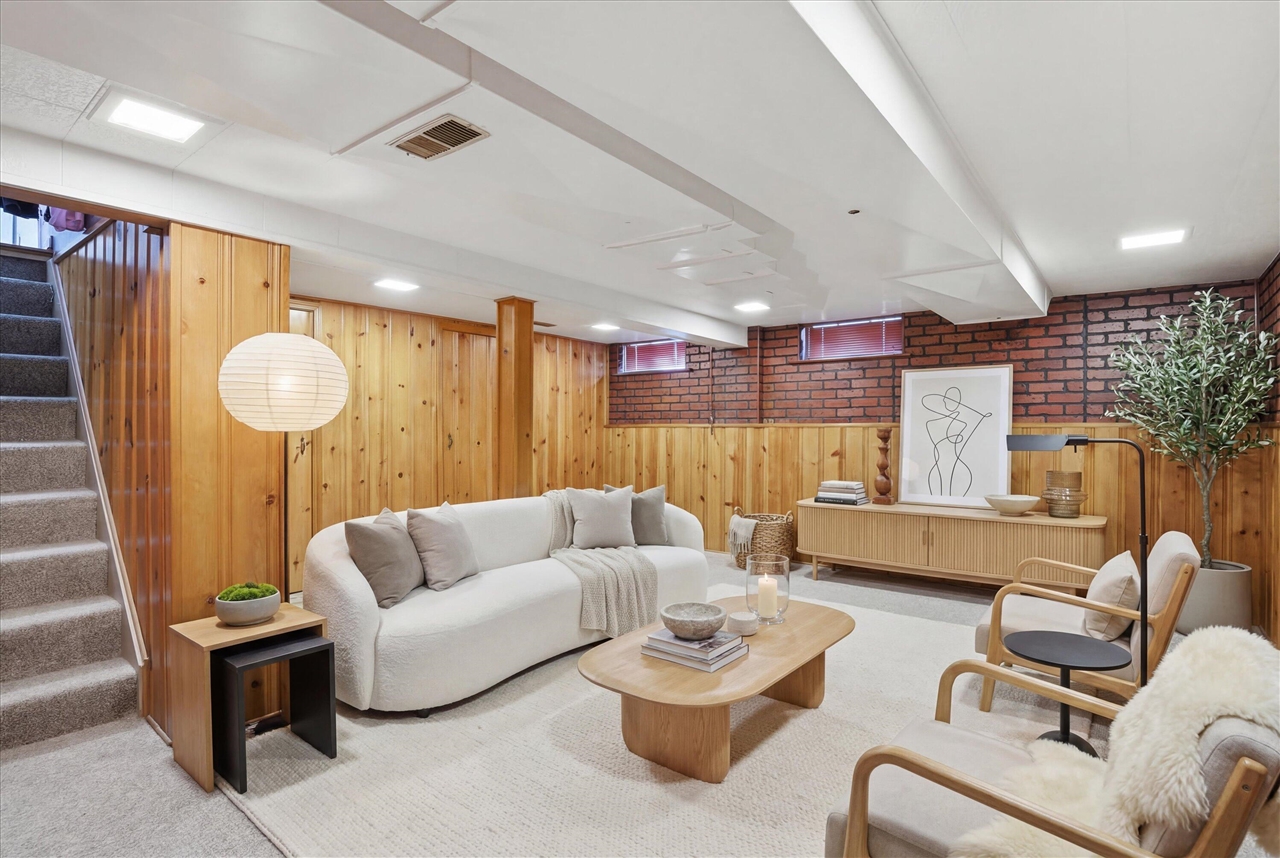 1000 N Elizabeth Street, Dearborn, MI, 48128-1709