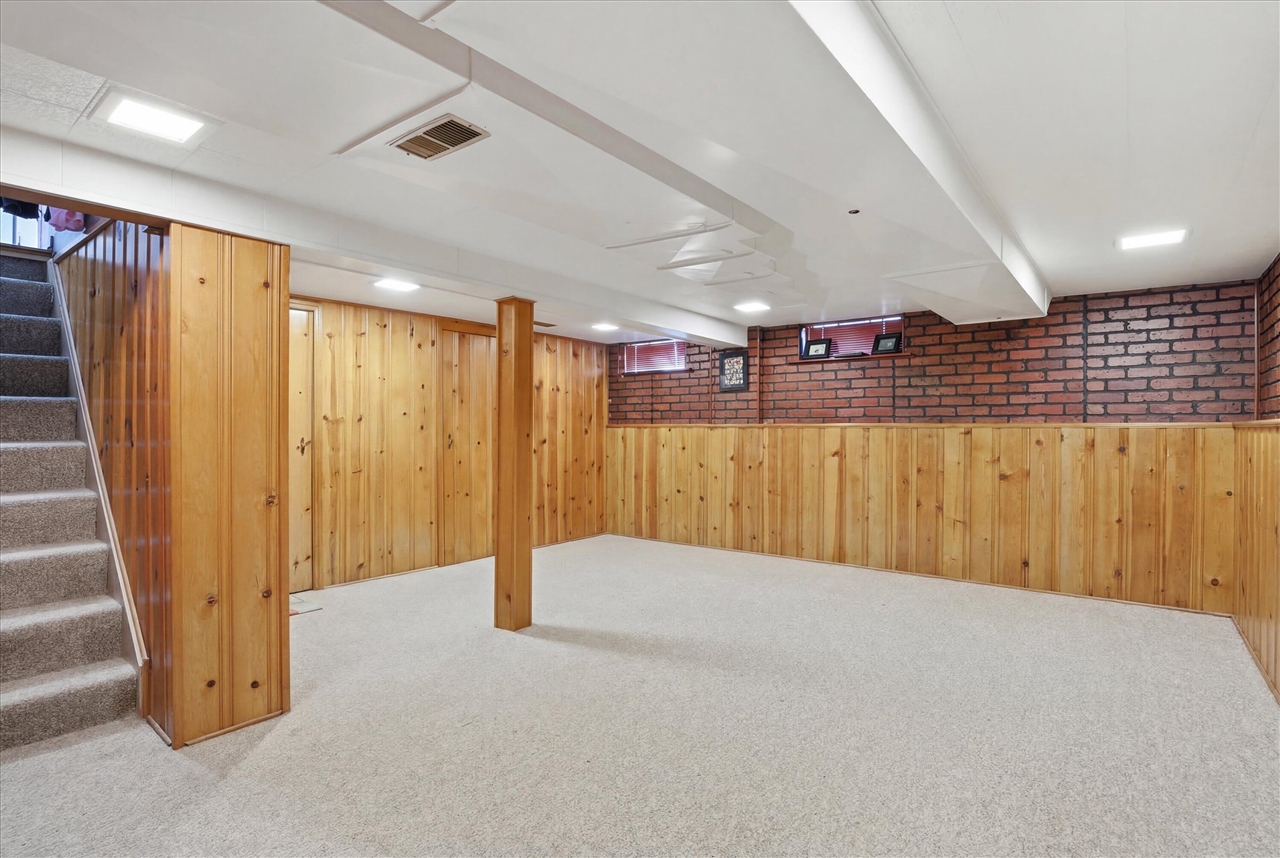 1000 N Elizabeth Street, Dearborn, MI, 48128-1709