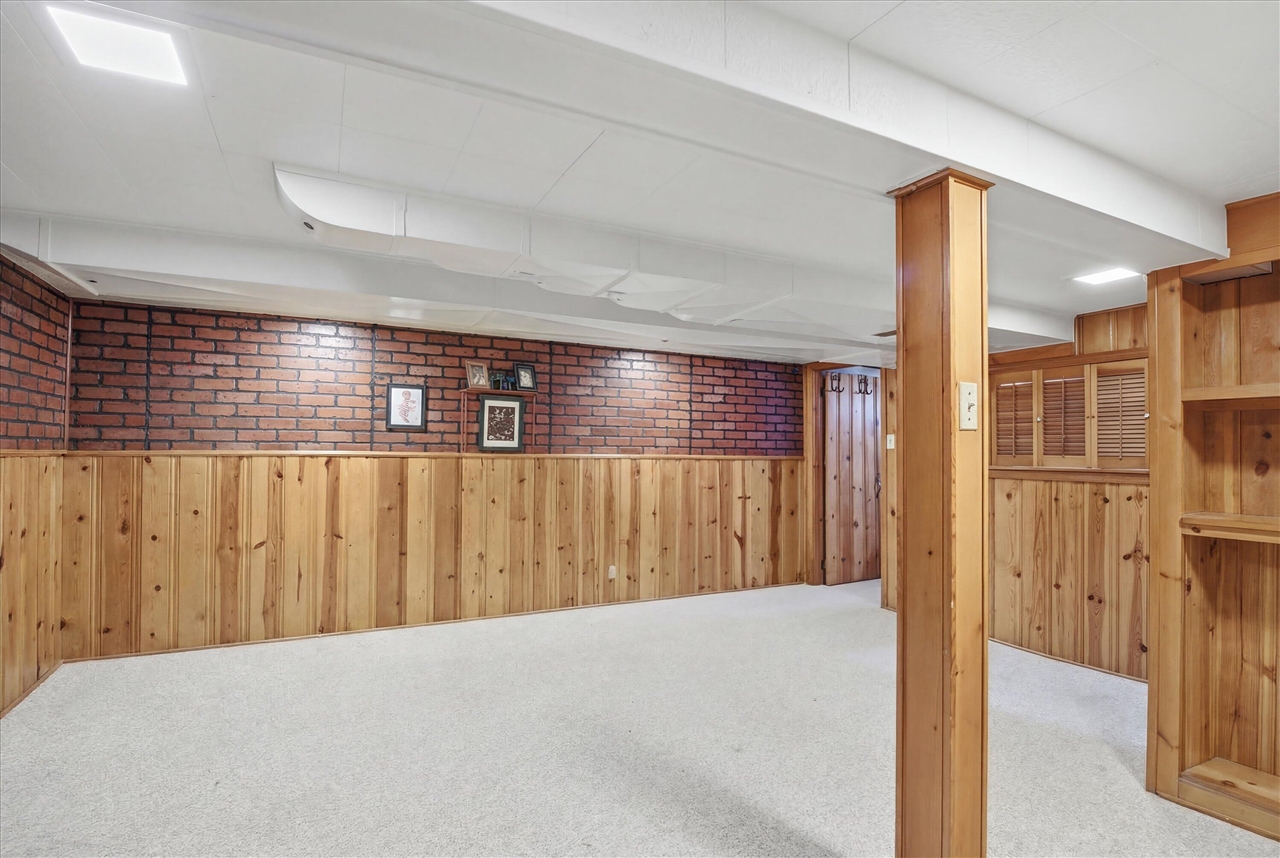 1000 N Elizabeth Street, Dearborn, MI, 48128-1709