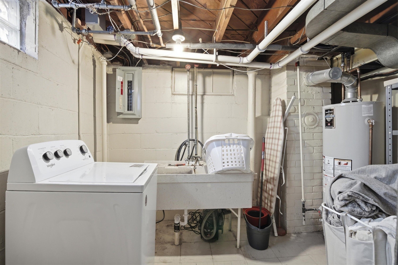 1000 N Elizabeth Street, Dearborn, MI, 48128-1709