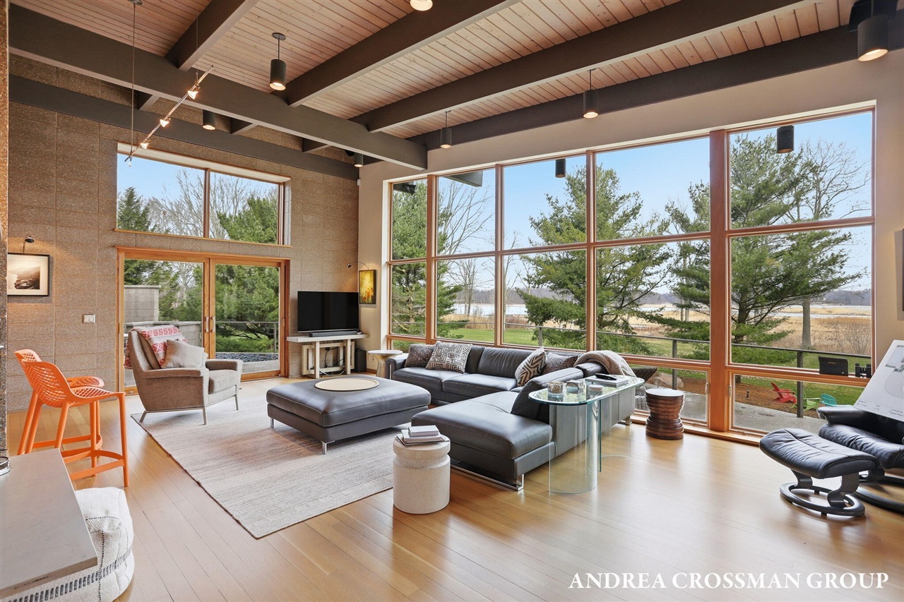 6465 Sandhill Lane, Fennville, MI, 49408