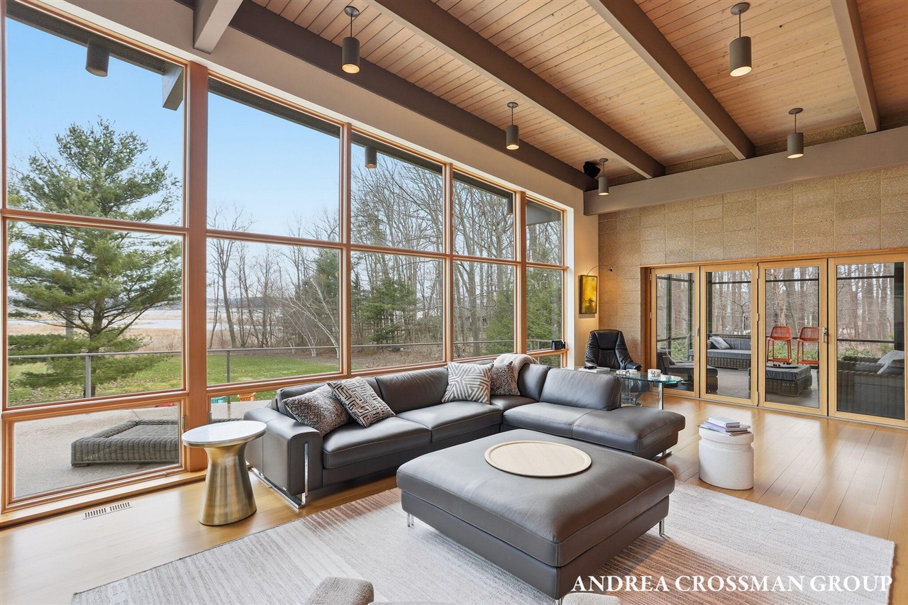 6465 Sandhill Lane, Fennville, MI, 49408