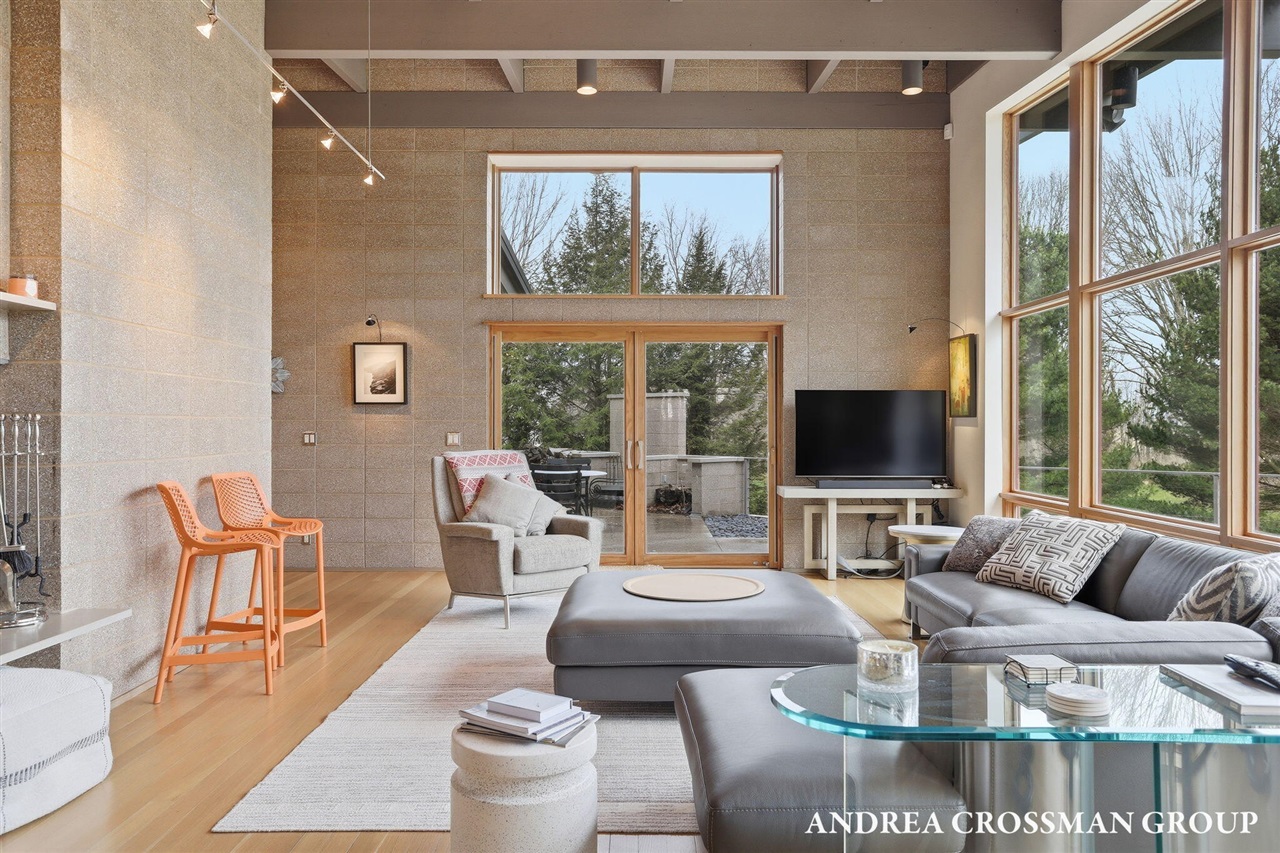 6465 Sandhill Lane, Fennville, MI, 49408