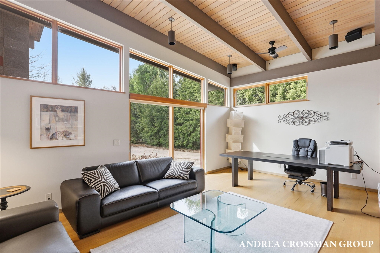 6465 Sandhill Lane, Fennville, MI, 49408