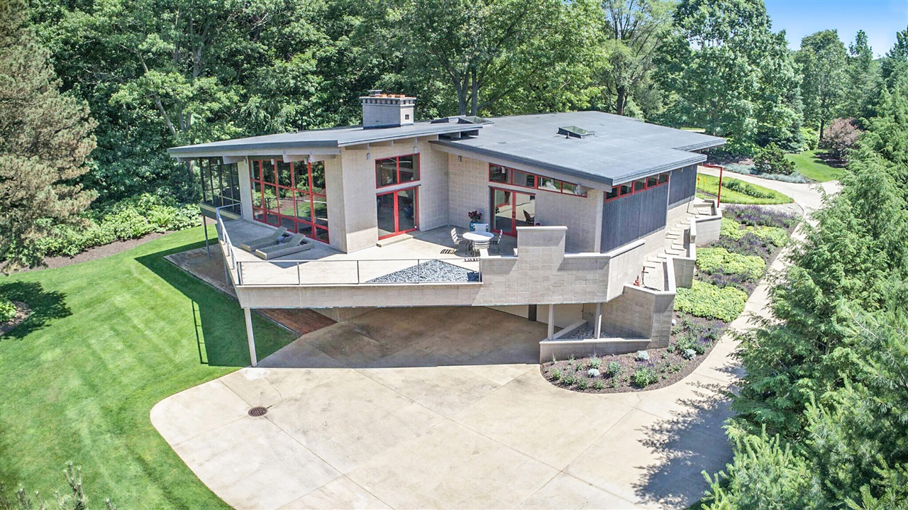 6465 Sandhill Lane, Fennville, MI, 49408