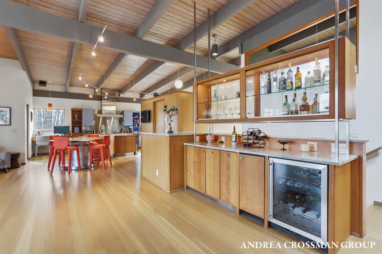 6465 Sandhill Lane, Fennville, MI, 49408