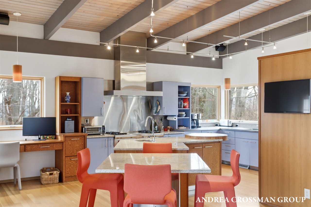 6465 Sandhill Lane, Fennville, MI, 49408