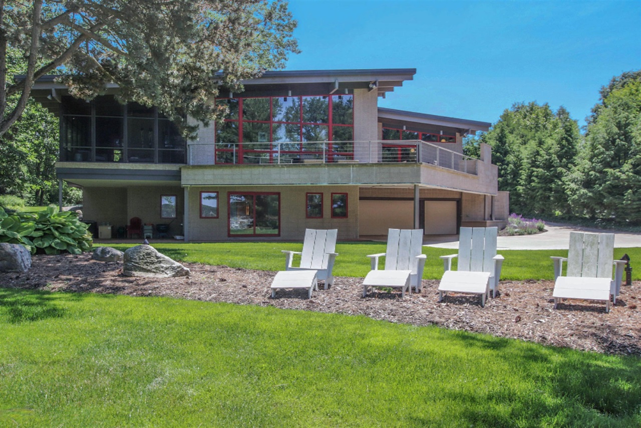 6465 Sandhill Lane, Fennville, MI, 49408