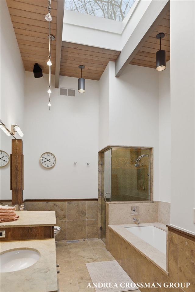 6465 Sandhill Lane, Fennville, MI, 49408